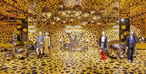 louis vuitton statue yayoi kusama|kusama louis vuitton collaboration.